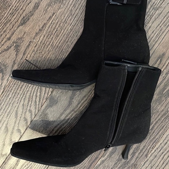 Booties (#331) - Picture 2 of 9